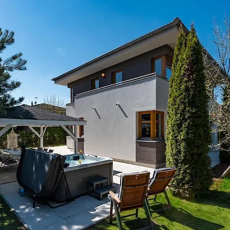 Villa Serenity Garden Jacuzzi Retreat Prague